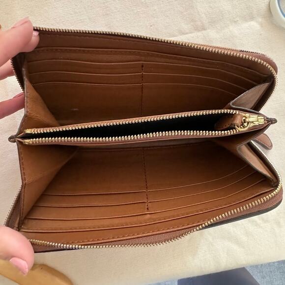 Burberry House Check Elmore Zip Around Clutch Wallet Tan Brown - Picture 5 of 9